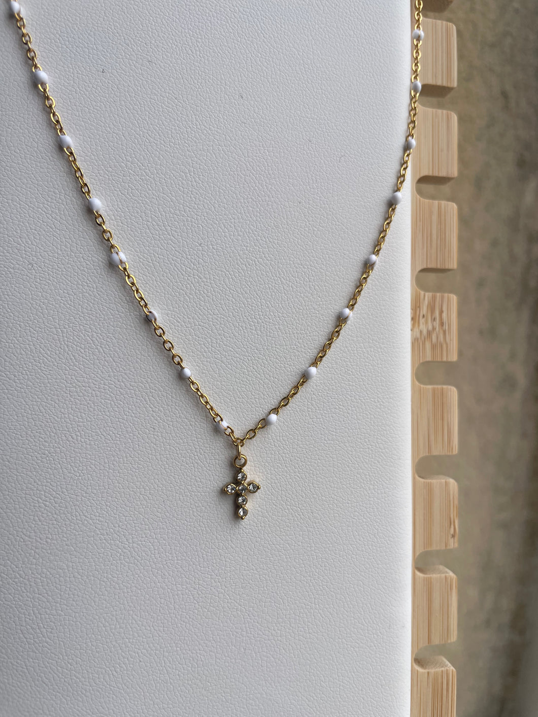 Collier simple blanc