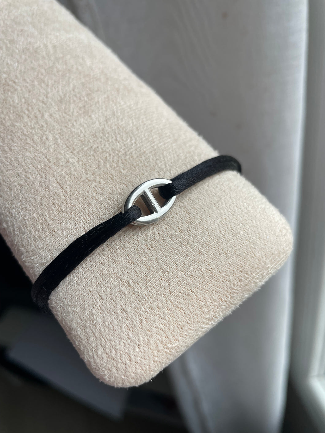 Bracelet cordon noir argenté